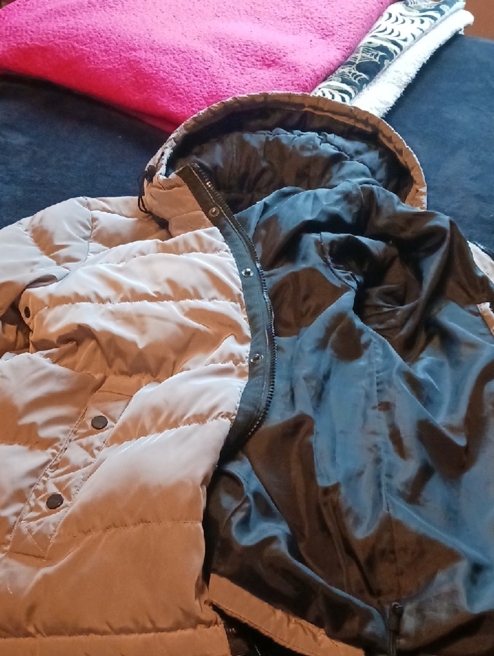 Guess Puffy Coat - Picture 9 of 14